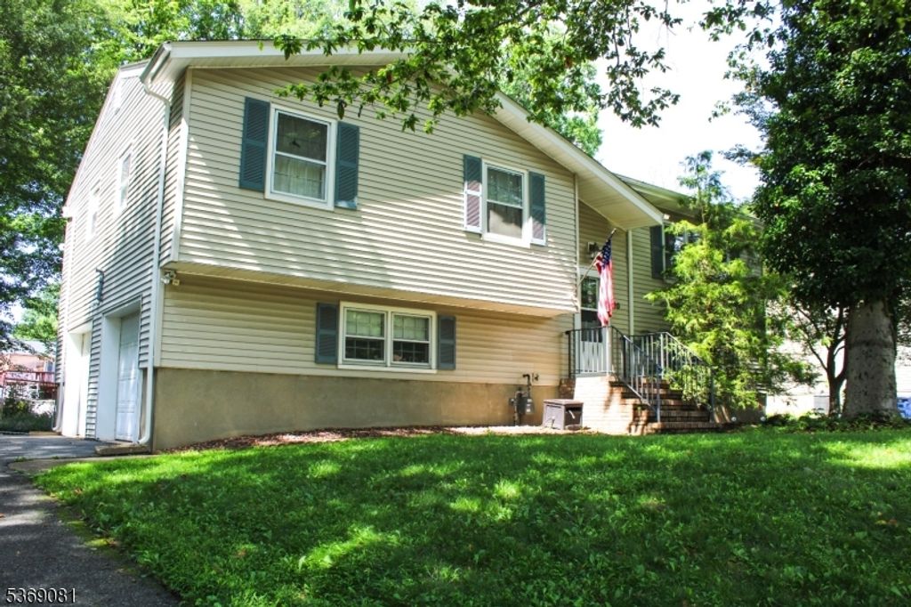 10 Carson Rd, Mount Olive Twp., NJ 07828
