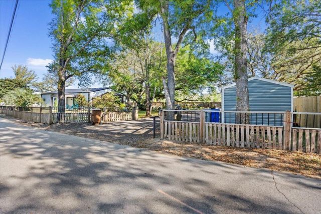 3574 Bob Tolbert Road, Navarre, FL 32566