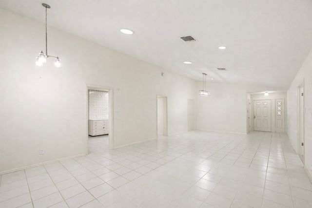 368 Englewood Dr, Kerrville, TX 78028