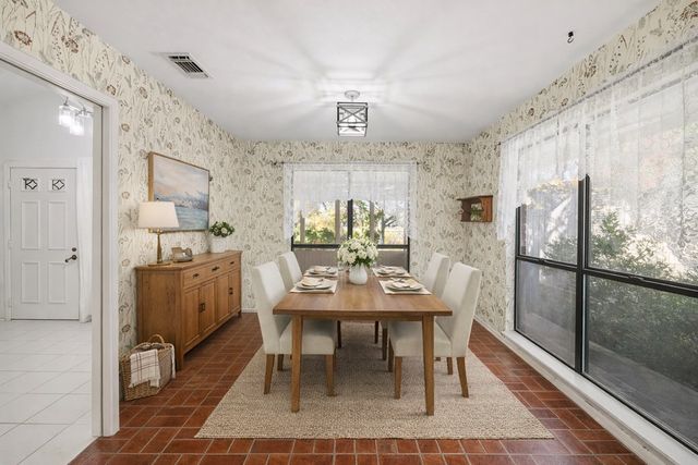 368 Englewood Dr, Kerrville, TX 78028