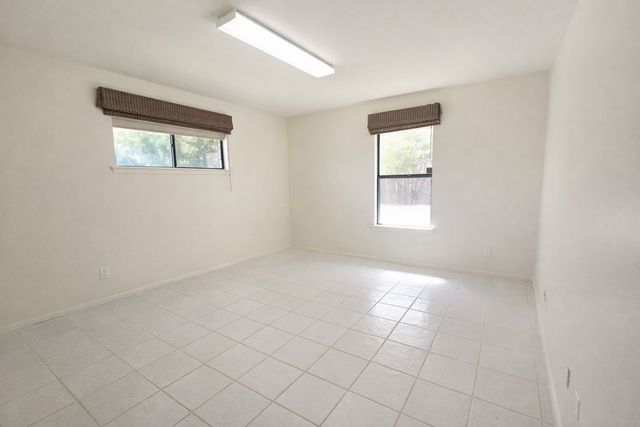 368 Englewood Dr, Kerrville, TX 78028