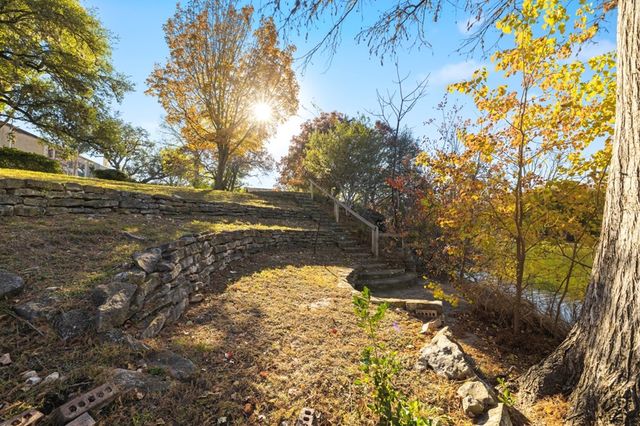 368 Englewood Dr, Kerrville, TX 78028