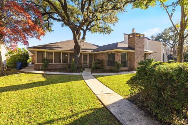 368 Englewood Dr, Kerrville, TX 78028