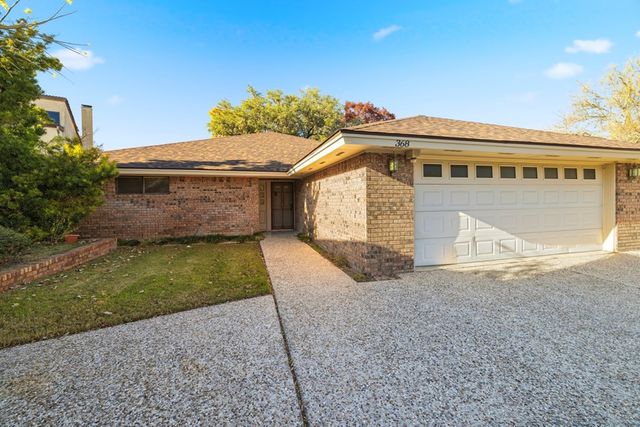 368 Englewood Dr, Kerrville, TX 78028