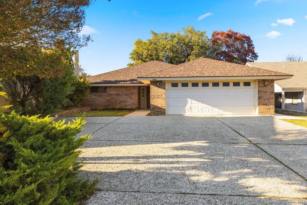 368 Englewood Dr, Kerrville, TX 78028