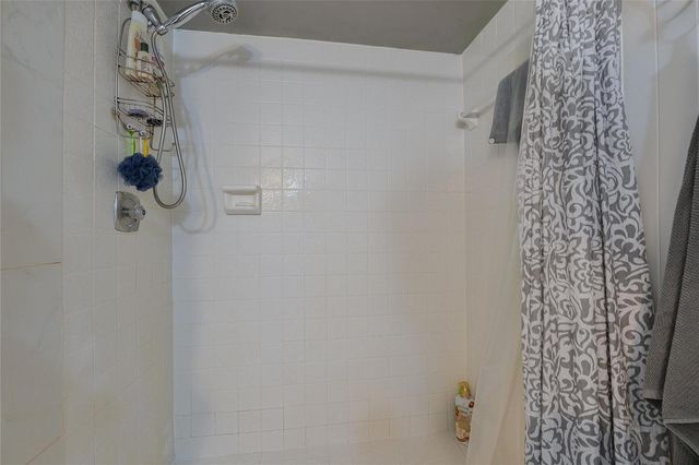 3920 Inverrary Boulevard 404-C, Lauderhill, FL 33319
