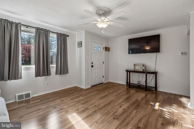 128 S COLES AVE, Maple Shade, NJ 08052