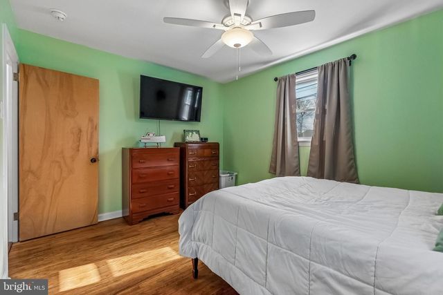 128 S COLES AVE, Maple Shade, NJ 08052