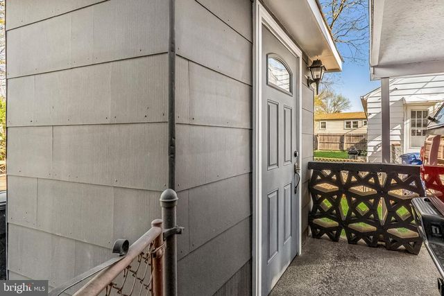 128 S COLES AVE, Maple Shade, NJ 08052