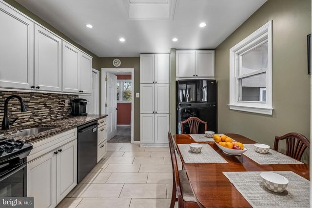 128 S COLES AVE, Maple Shade, NJ 08052