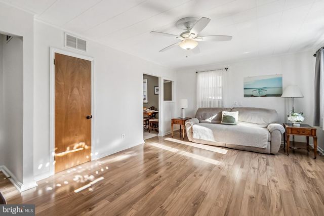 128 S COLES AVE, Maple Shade, NJ 08052