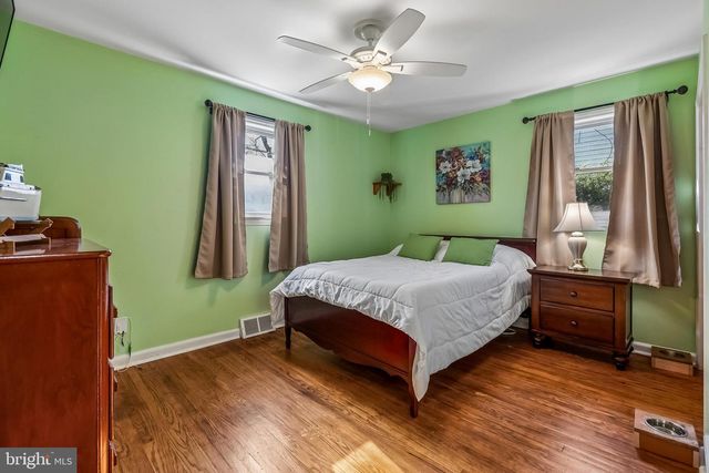 128 S COLES AVE, Maple Shade, NJ 08052