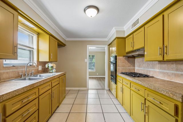 3534 Royal Lane, Dallas, TX 75229