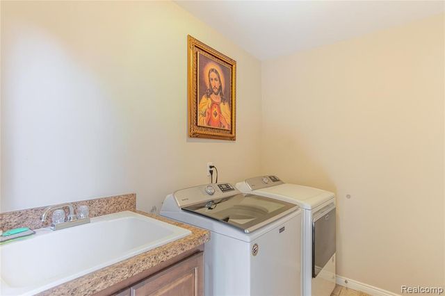 14789 N Park Drive, Utica, MI 48315