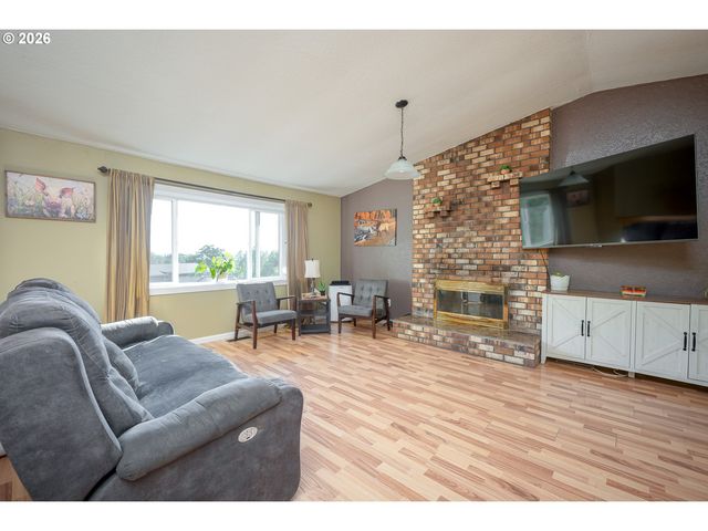 3008 Sw CHASTAIN Ave, Gresham, OR 97080