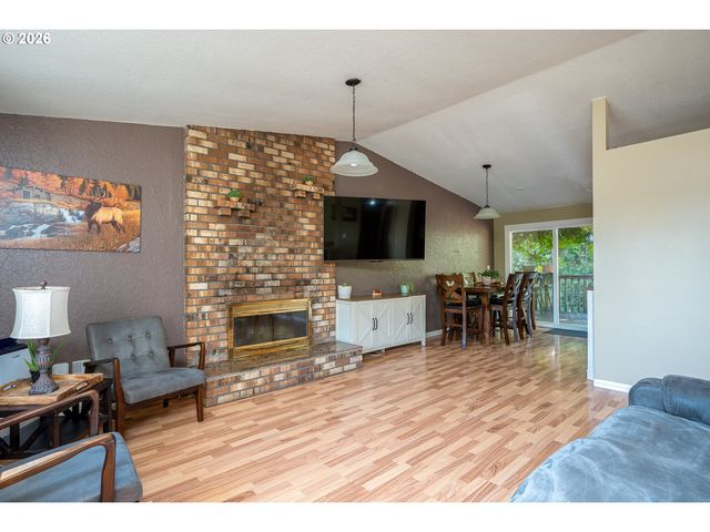 3008 Sw CHASTAIN Ave, Gresham, OR 97080