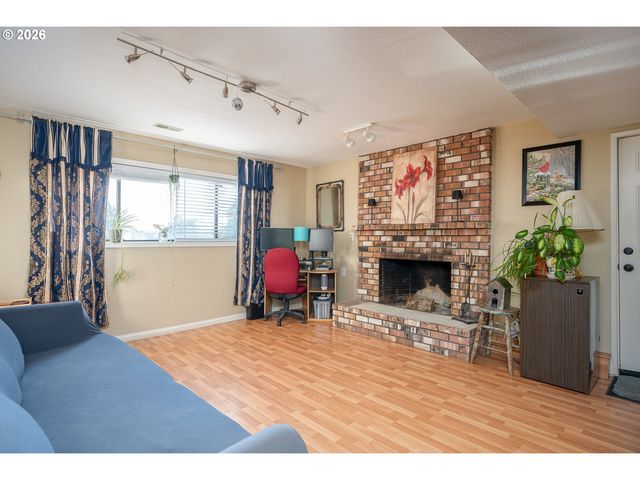 3008 Sw CHASTAIN Ave, Gresham, OR 97080