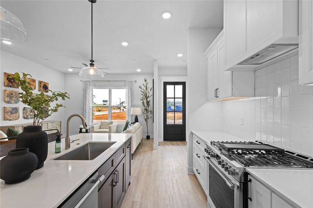 3058 W Berkeley Avenue, Rogers, AR 72758