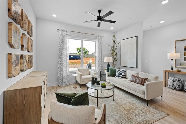 3058 W Berkeley Avenue, Rogers, AR 72758