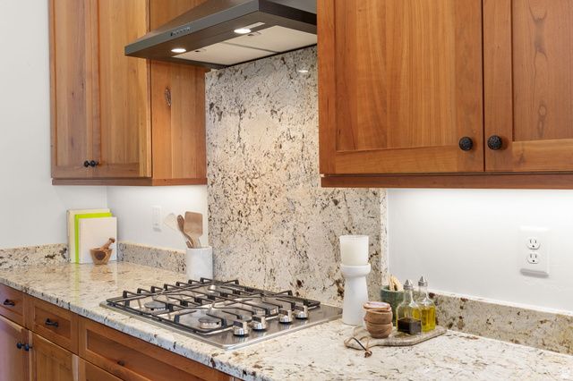 2360 W CHARDONNAY LN, St. George, UT 84770