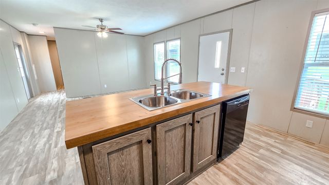 3803 Highway 180 E 26, Mineral Wells, TX 76067