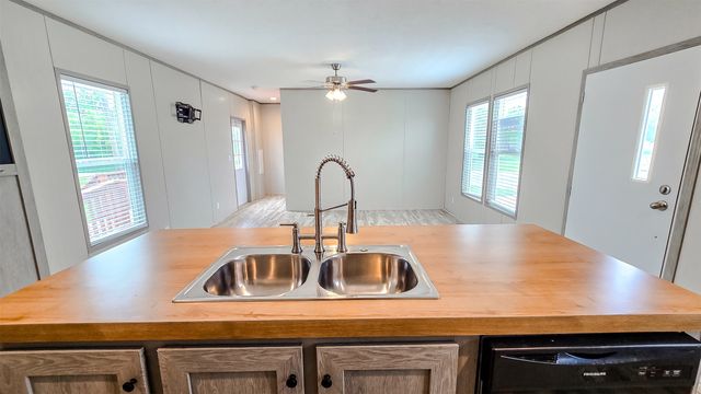 3803 Highway 180 E 26, Mineral Wells, TX 76067