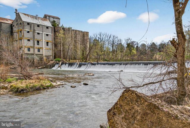 28042 RAPIDAN RD, Rapidan, VA 22733