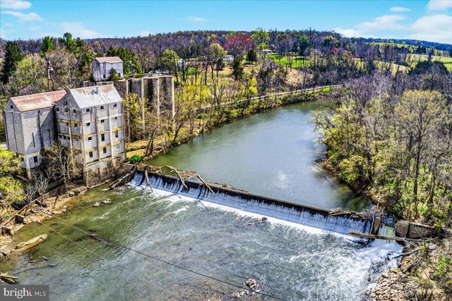 28042 RAPIDAN RD, Rapidan, VA 22733