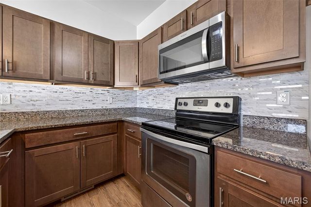 201 Old Schaeffer Lane, O'fallon, MO 63366