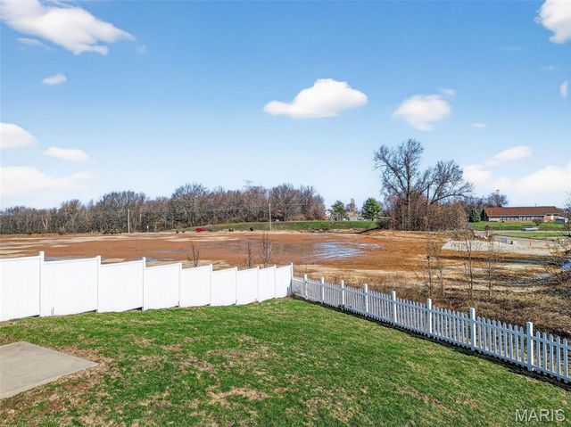 201 Old Schaeffer Lane, O'fallon, MO 63366