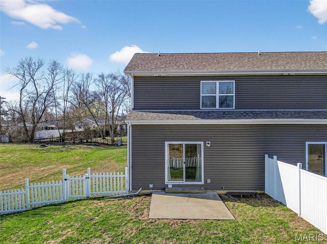 201 Old Schaeffer Lane, O'fallon, MO 63366