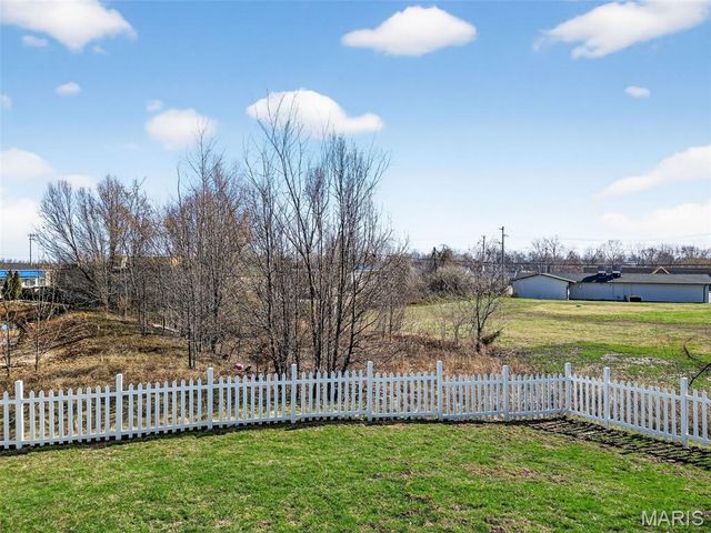 201 Old Schaeffer Lane, O'fallon, MO 63366