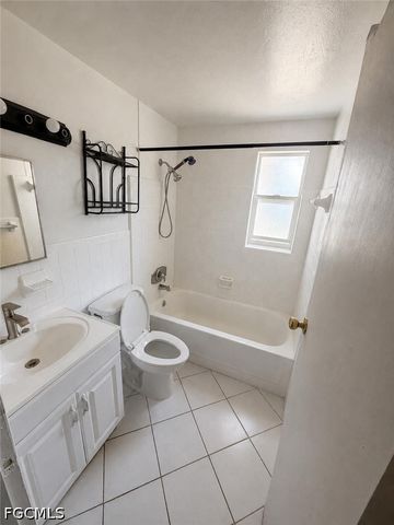 2204 Coronet ST, Fort Myers, FL 33907