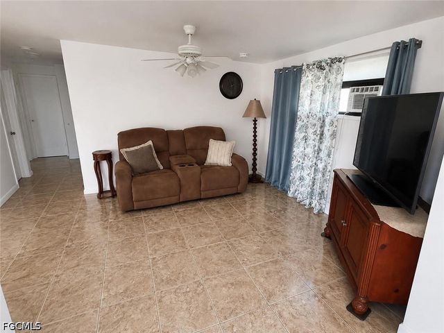 2204 Coronet ST, Fort Myers, FL 33907