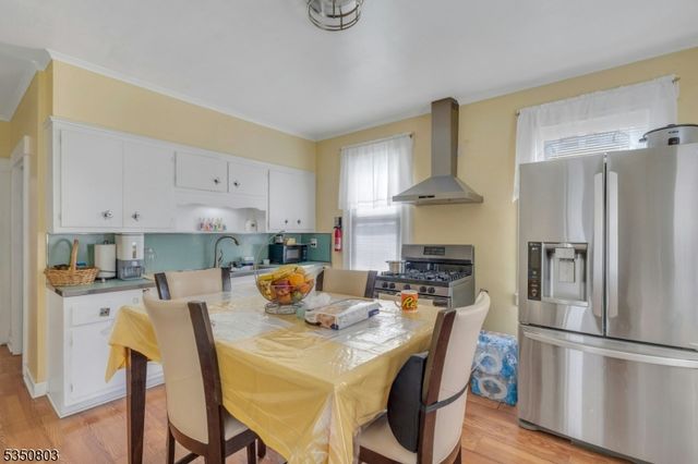 208 Lafayette Ave, Hawthorne Boro, NJ 07506