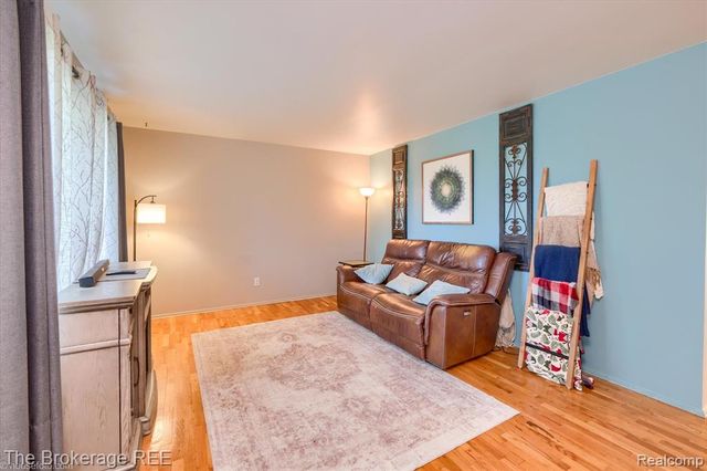 5042 Cook Road, Swartz Creek, MI 48473