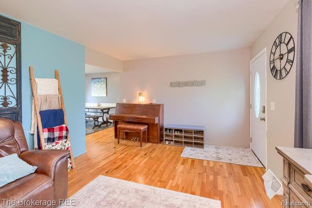 5042 Cook Road, Swartz Creek, MI 48473