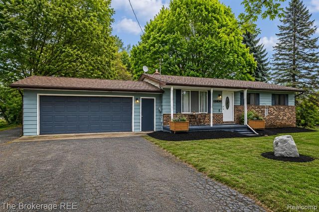 5042 Cook Road, Swartz Creek, MI 48473