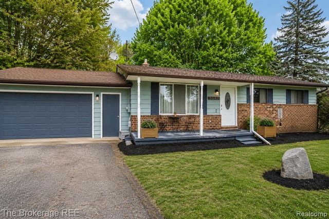 5042 Cook Road, Swartz Creek, MI 48473
