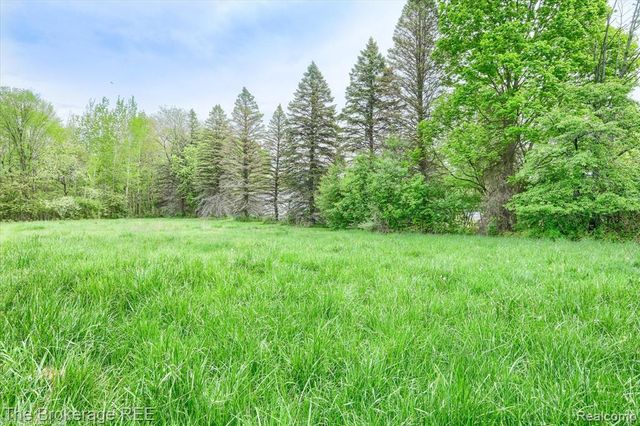 5042 Cook Road, Swartz Creek, MI 48473