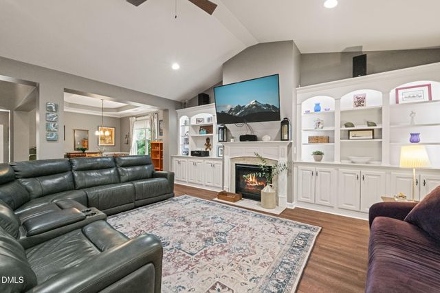 624 E Hatterleigh Avenue, Hillsborough, NC 27278