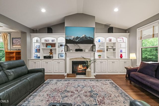 624 E Hatterleigh Avenue, Hillsborough, NC 27278