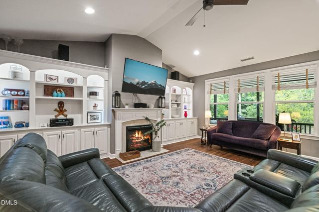 624 E Hatterleigh Avenue, Hillsborough, NC 27278