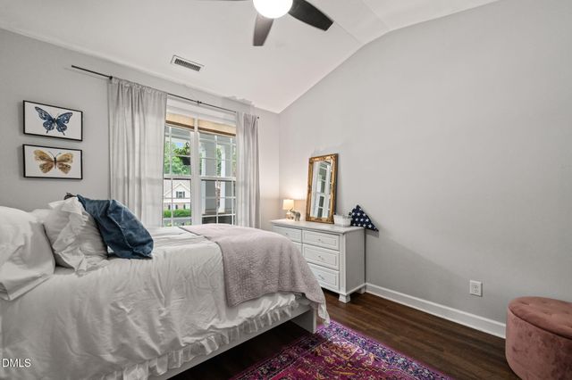 624 E Hatterleigh Avenue, Hillsborough, NC 27278