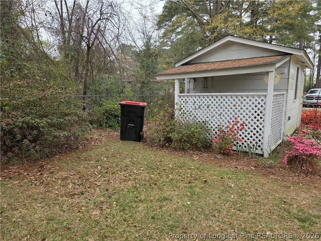 407 North Edinborough Street, Red Springs, NC 28377 — photo 2