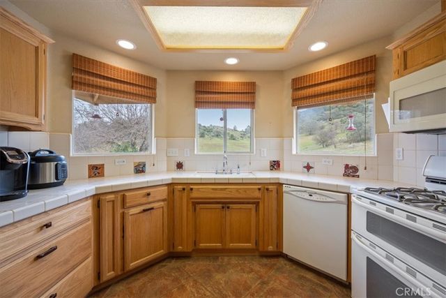 3151 Parkhill, Santa Margarita, CA 93453