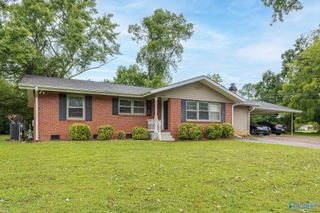 3702 Broadmor Road NW, Huntsville, AL 35806