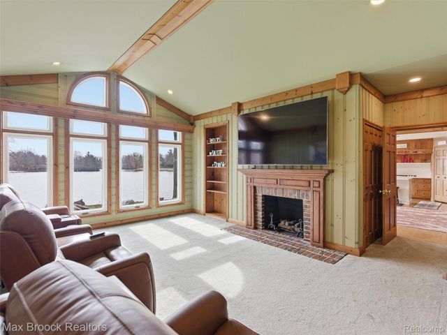 4009 Dabish Drive, Lake Orion Village, MI 48362