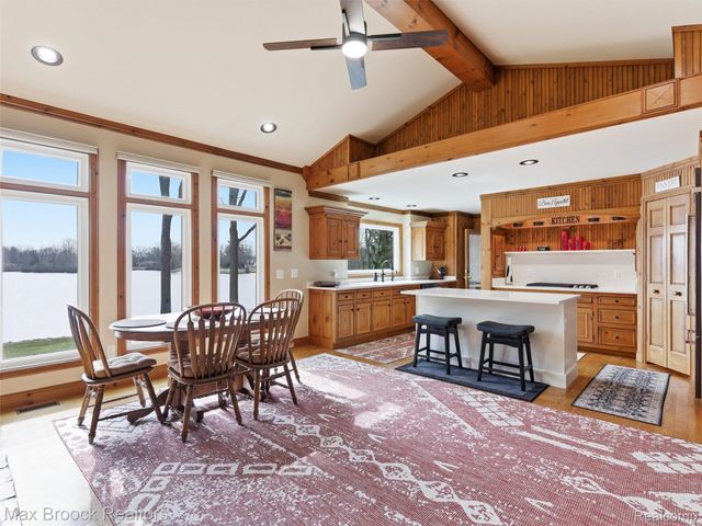 4009 Dabish Drive, Lake Orion Village, MI 48362