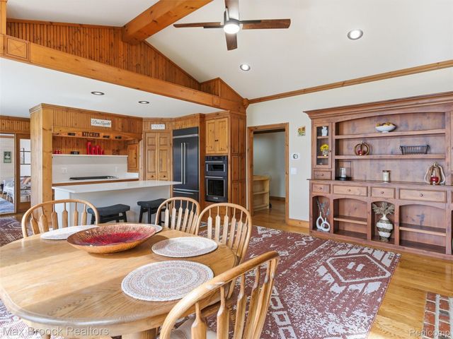 4009 Dabish Drive, Lake Orion Village, MI 48362